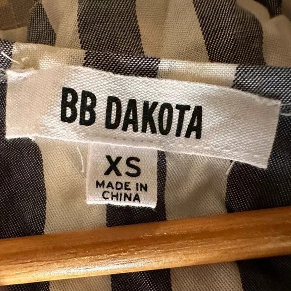 BB DAKOTA Women's Wrappers Delight Stripe Wrap Top - Picture 13 of 15